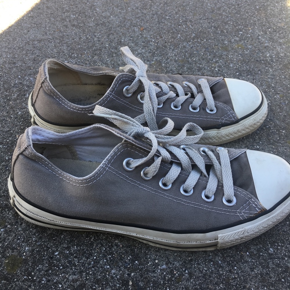 Grey converse Unisex ; size 5 men , 7 women